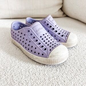 Native Kids Lavender Slip-On Sneakers